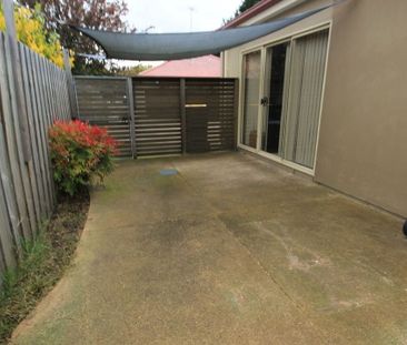 2/15 Roslyn Road - Photo 4