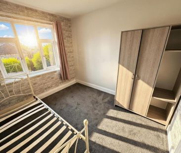 2 bedroom end of terrace house to rent - Photo 1