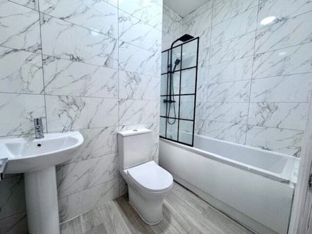 Knowsley Street, Bolton BL1 - Photo 4