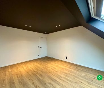 Penthouse met drie slaapkamers en garage in het centrum Koekelare - Photo 5