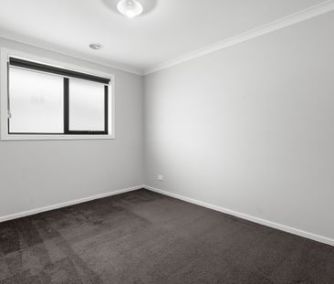 17 Berringarra Road, Officer VIC 3809 - House For Rent | Domain - Photo 5