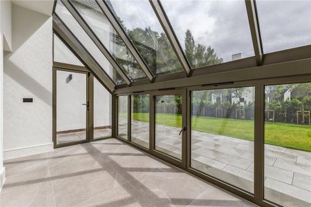 4 bedroom detached house to rent - Photo 4