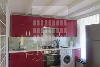 Center-Pantheon: Beautiful fully furnihed modern 1 bedroom, 2 bath loft in Historic building. Quiet, bright, parquet floors, high ceilings, air conditioning, close to services. # 2264