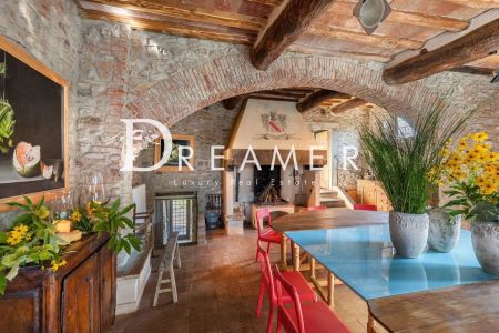 Elegant Villa On The Hills With Pool - Photo 4