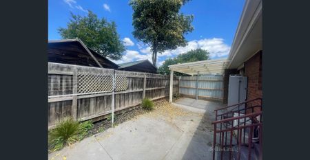 Neat Two Bedroom Apartment - Photo 3