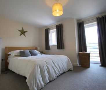 2 bedroom end of terrace house to rent - Photo 5