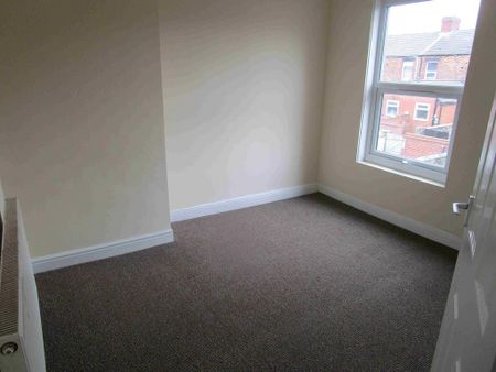 2 bedroom terraced house to rent - Photo 2