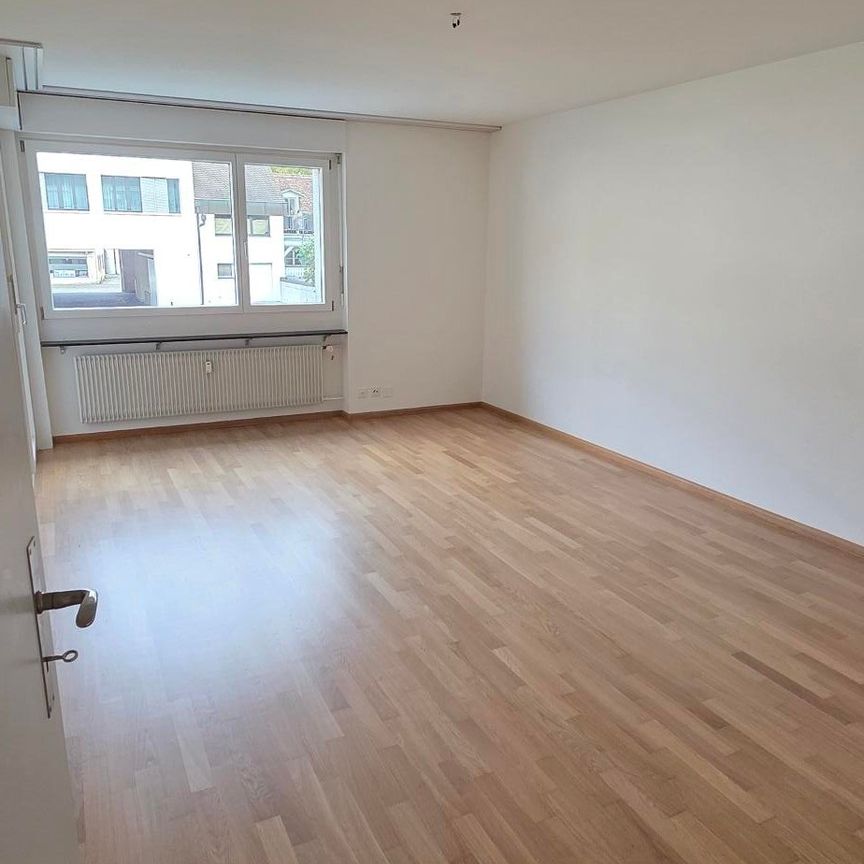 Lichtdurchflutetes Wohnparadies in Arlesheim – Ihr neues Zuhause ab Juli 2025 - Photo 1