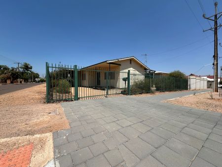 76 Railway Parade&comma; Port Augusta - Photo 4