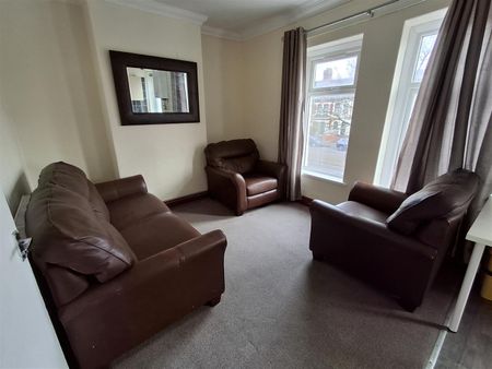 2 Bed Flat To Let On Clive Street, Cardiff - Photo 2