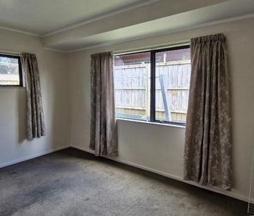 Sunny spacious quiet family home - Photo 1