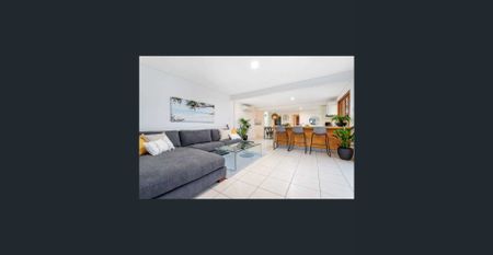 Resort Style Luxury on the Waterfront - Photo 4