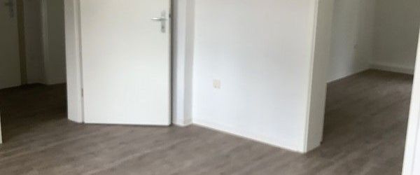 Komm nach Styrum! Perfekt renovierte 2 Zimmer mit großer Küche und Balkon , kurzfristig - Foto 1