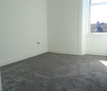 2 Bed Flat - Photo 4