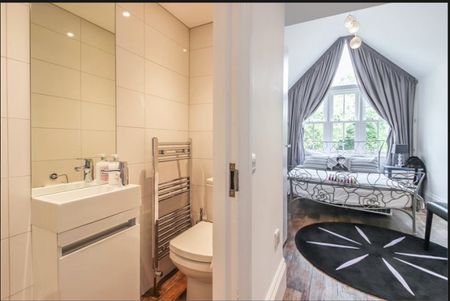 9 bed Detached - To Let - Photo 5