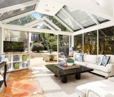 Sophisticated Family Entertainer in Coveted Woollahra Address - Photo 1