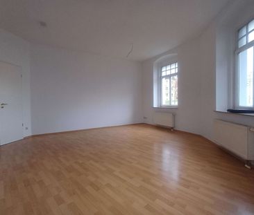 +++ 2 Zimmer Hochparterre Wohnung mit Einbauküche +++ - Foto 1