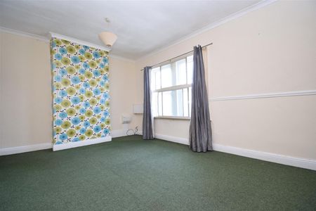 122 Church Road, Normanton - Photo 3