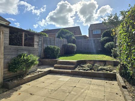 2 bedroom semi-detached house to rent - Photo 2