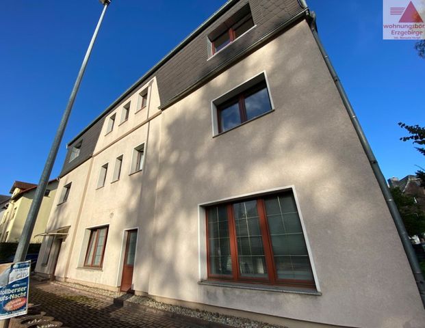 Neu sanierte 2-Raum-Wohnung mit Stellplatz am Haus!! - Photo 1