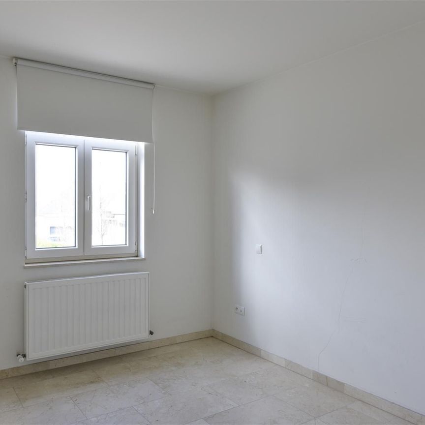 Gelijkvloers appartement met 2 slaapkamers - Photo 1