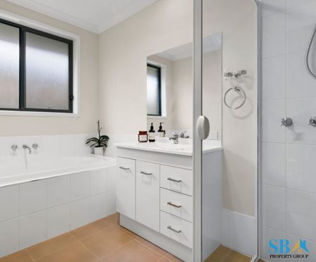 5 Ron Hoy Street, Macgregor ACT 2615 - House For Rent | Domain - Photo 2