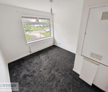 3 bedroom House To Let Total Size: 947 SQ FT - Photo 3