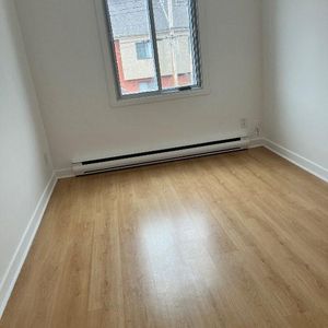 5 1/2 à Rivières-des-Prairies - Photo 2