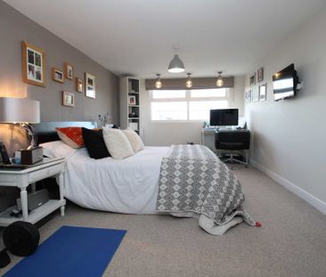 4 bed Semi Detached for rent - Photo 5