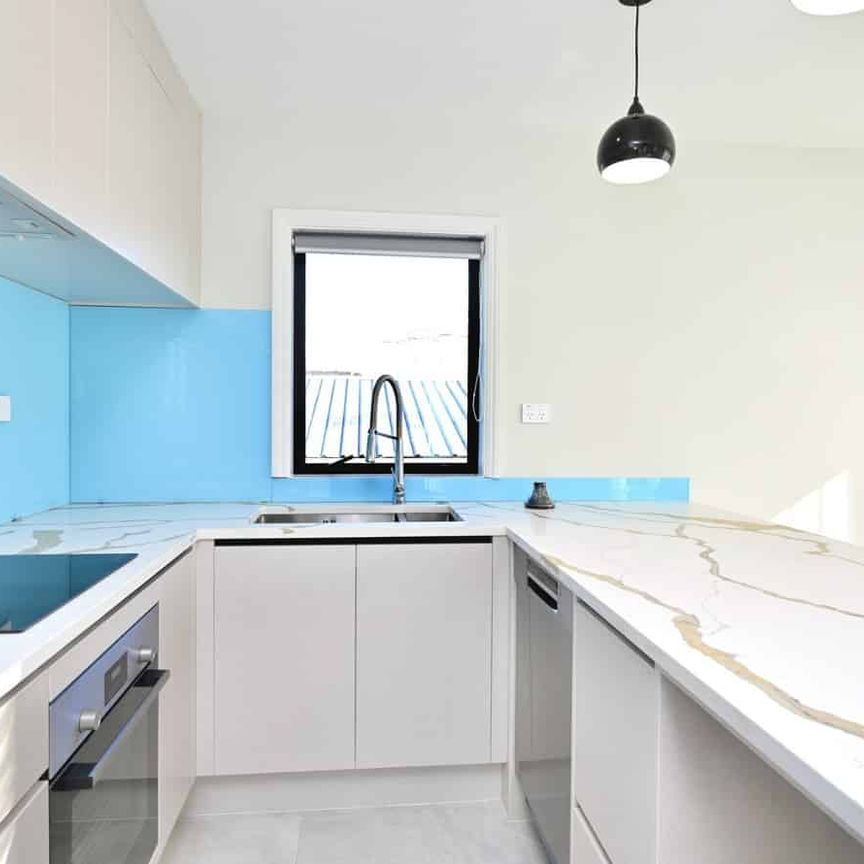Family home Otara - Photo 1