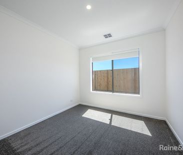 58 Needlebush Drive, Sunbury, VIC 3429 - Photo 2