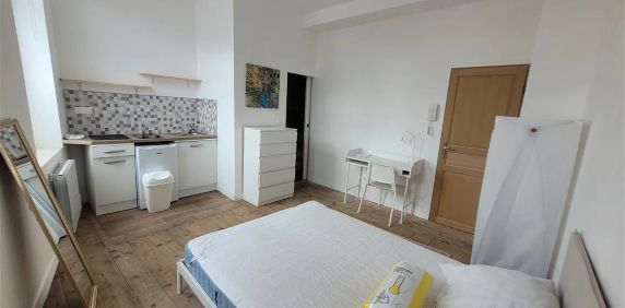 Location appartement 1 pièce - 14.2m² à Roubaix (59100) - Photo 2
