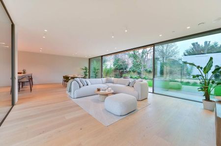 5 bedroom detached house to rent - Photo 2