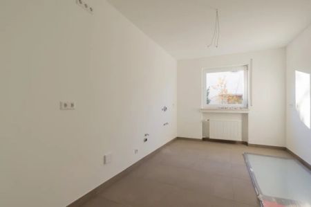 Erstbezug nach Sanierung! Lichtdurchflutete Dreizimmerwohnung mit Loggia und Ahrblick! - Photo 3