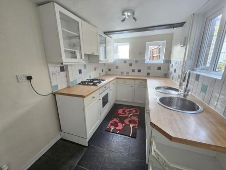 2 bedroom terraced house to rent - Photo 5