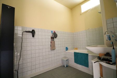 THIONVILLE – Appartement 2 pièces – Une chambre – Balcon – Cave – Garage - Photo 4