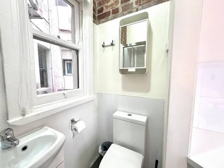 Modern Living in the Iconic 'Astoria' Building - Photo 2