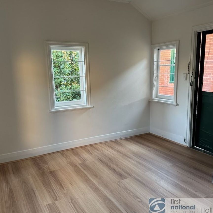 17 Hall Street, Brunswick - Photo 1