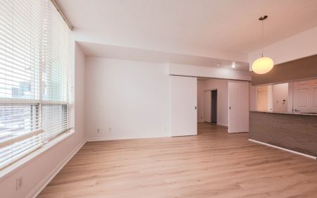 For Lease - 230 Queens Quay Unit# 1622, Toronto, Ontario - Photo 2