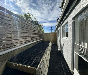 Tastefully designed and well appointed! - Photo 1
