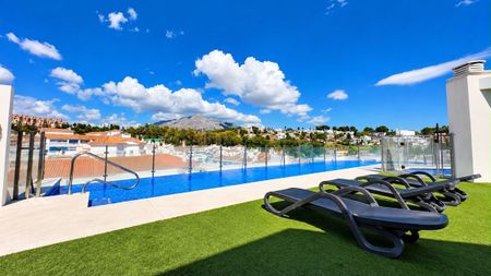 Middle Floor Apartment in La Campana - Photo 5