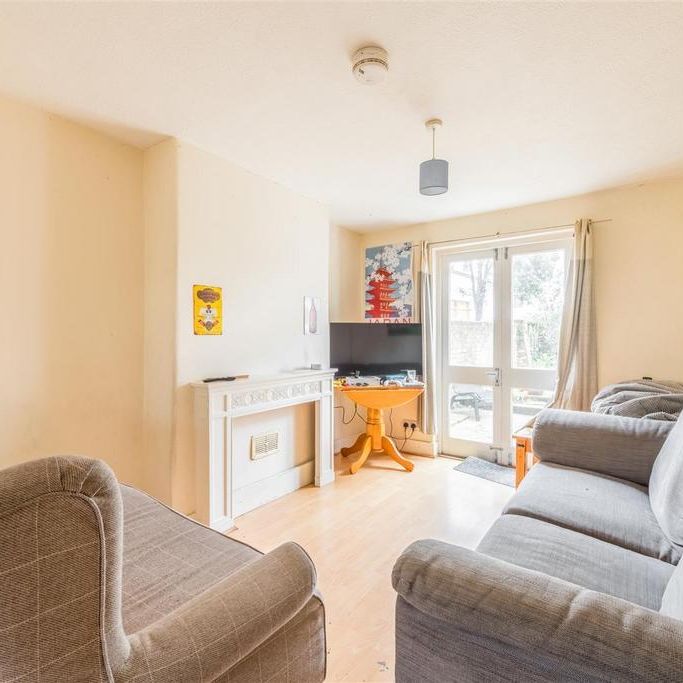 4 bedroom terraced house to rent - Photo 1