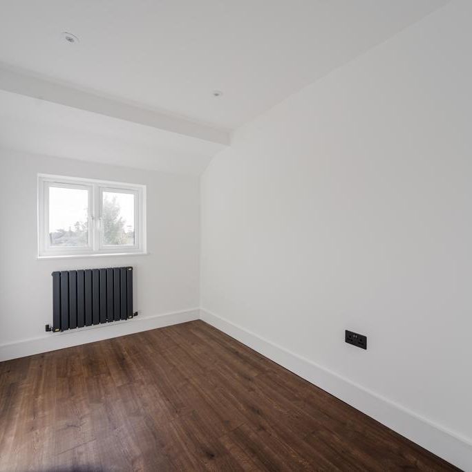 3 bedroom end of terrace house to rent - Photo 1