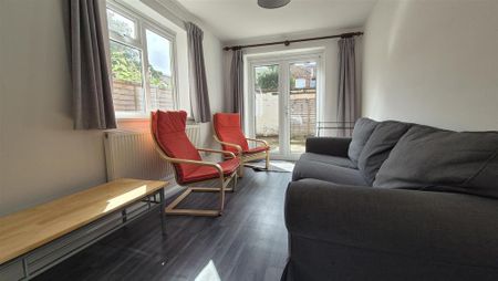 4 bedroom terraced house to rent - Photo 3