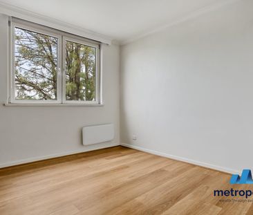 Light-Filled Apartment in Prime Ascot Vale Location - Photo 3