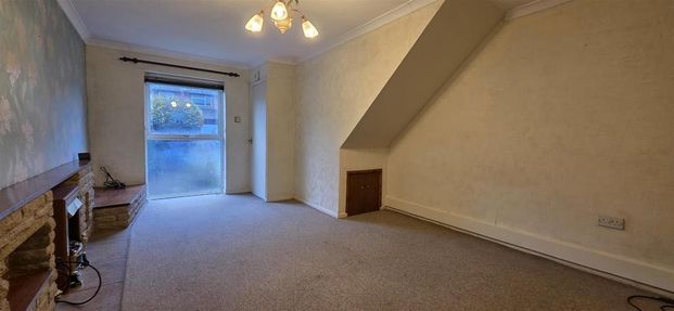 2 bedroom end of terrace house to rent - Photo 1
