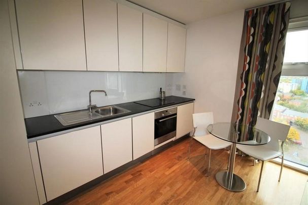 Studio to rent - Photo 1