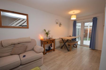 2 bedroom terraced house to rent - Photo 3