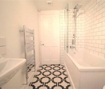 2 bedroom end of terrace house to rent - Photo 5