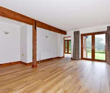 A detached four bedroom house to rent in Woolton Hill. - Photo 5